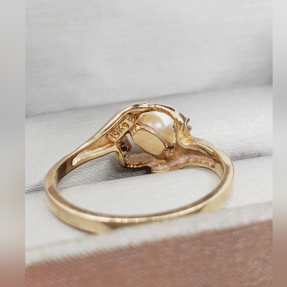 Classic 10k Solid Yellow Gold Cultured Freshwater Pearl & Diamond Twist Ring - Picture 3 of 9